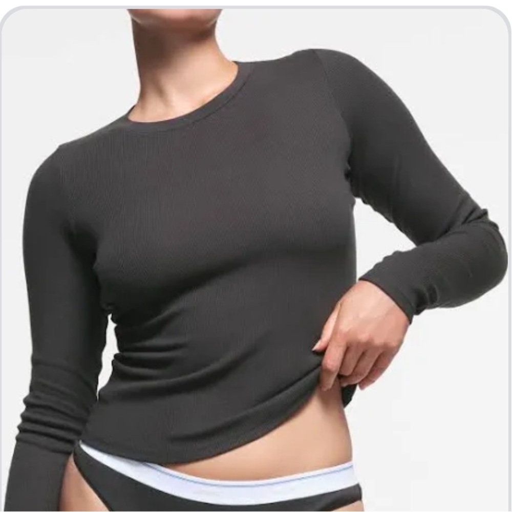 SKIMS Long Sleeve Ribbed Crewneck Top - Charcoal